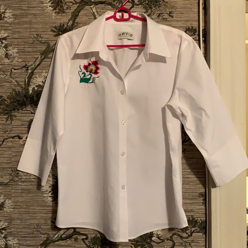 3/4 sleeve button up blouse with embroidery detail